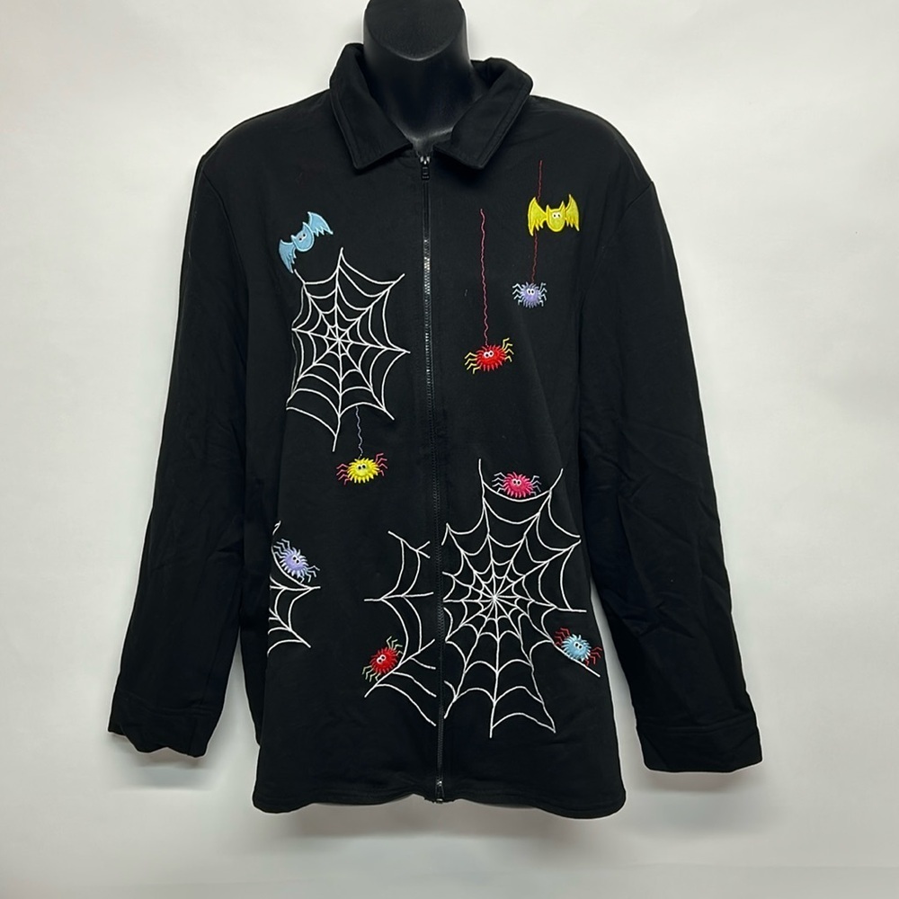 Women’s zip up Halloween spider shirt size extra large